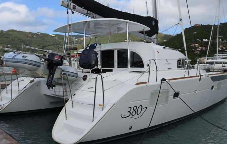 Catamarán Lagoon 380