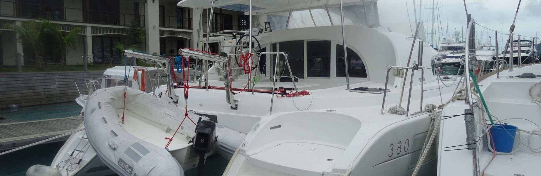 Catamaran Lagoon 380