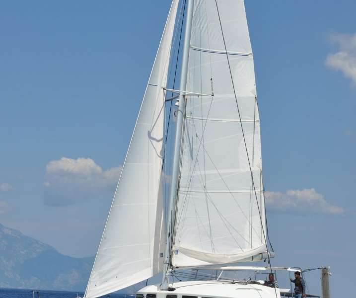 Catamaran Lagoon 380