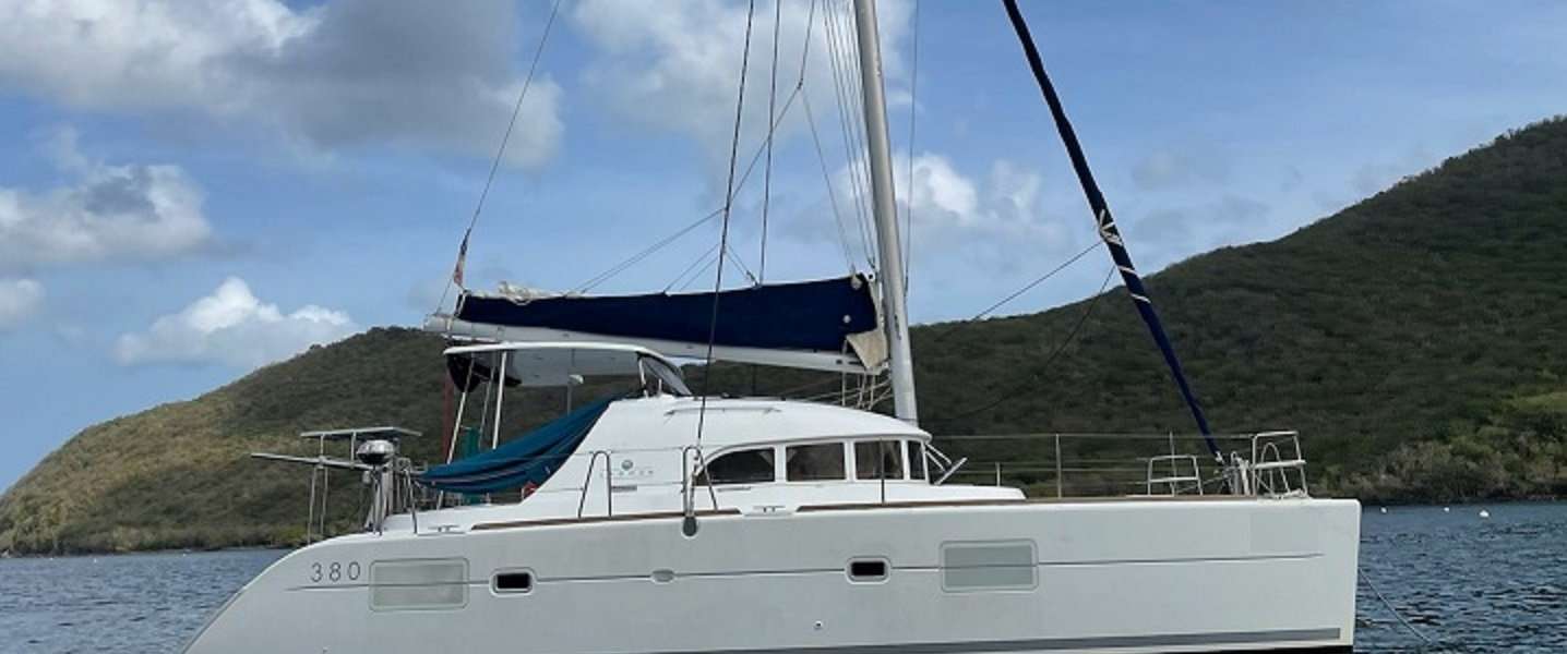 Catamaran Lagoon 380