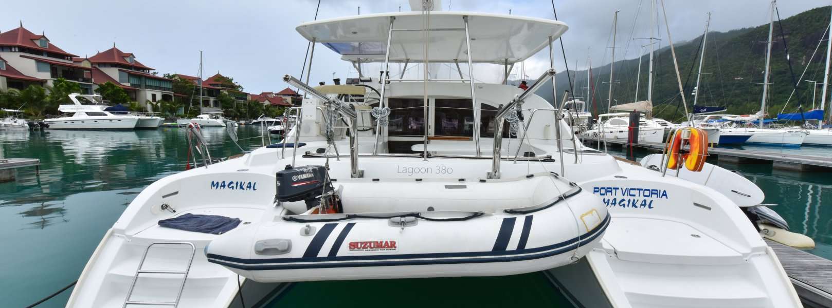 Catamaran Lagoon 380