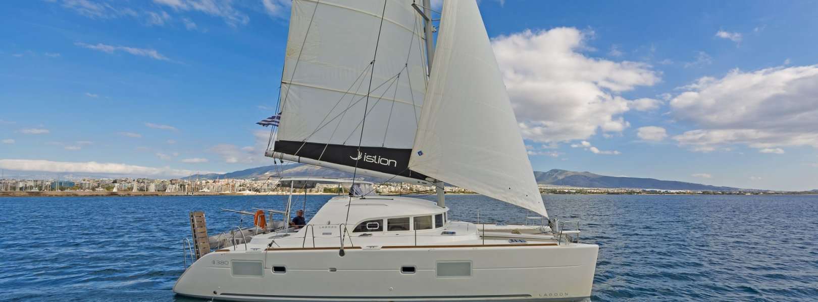 Catamaran Lagoon 380