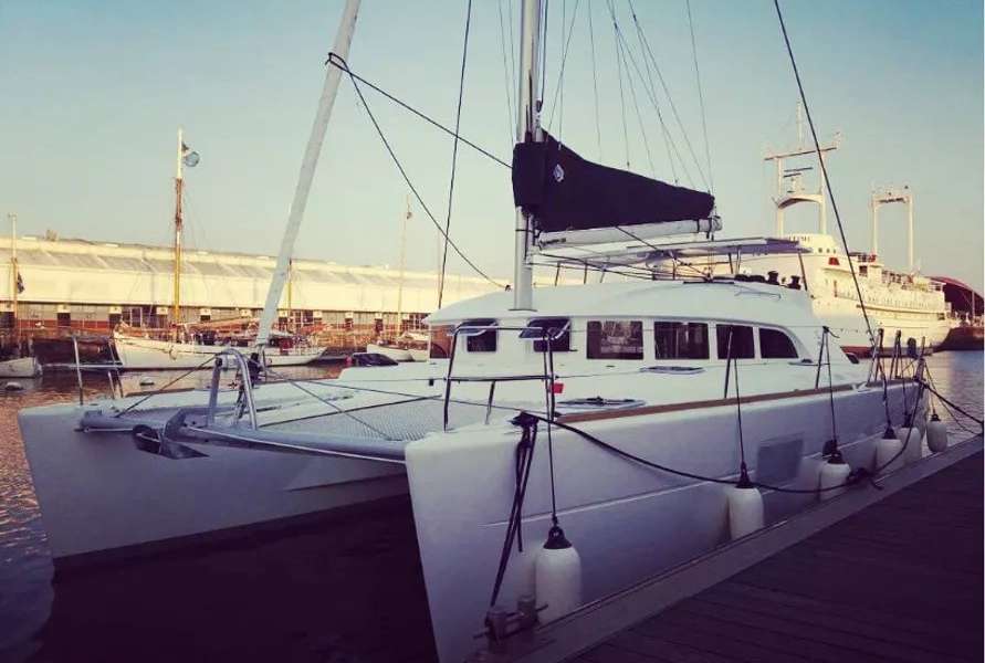Katamaran Lagoon 380