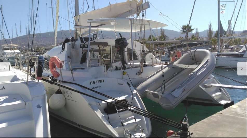 Catamarano Lagoon 380 S2