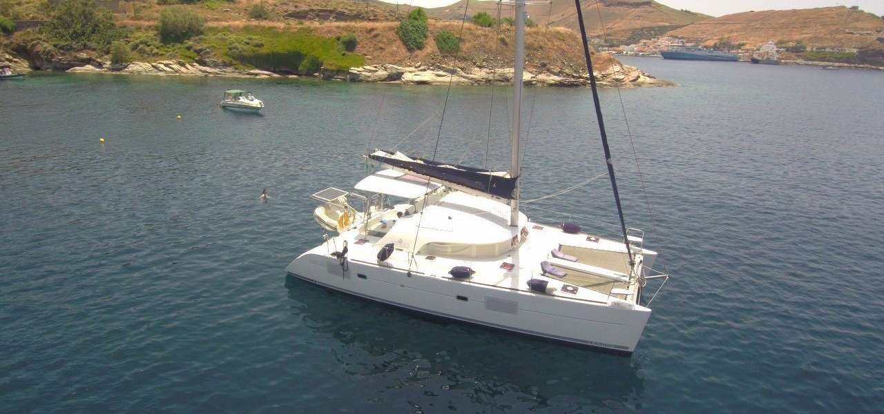 Catamarano Lagoon 380 S2