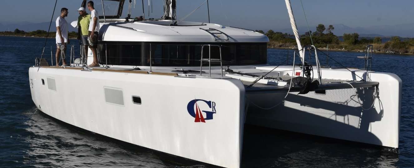 Catamarano Lagoon 39