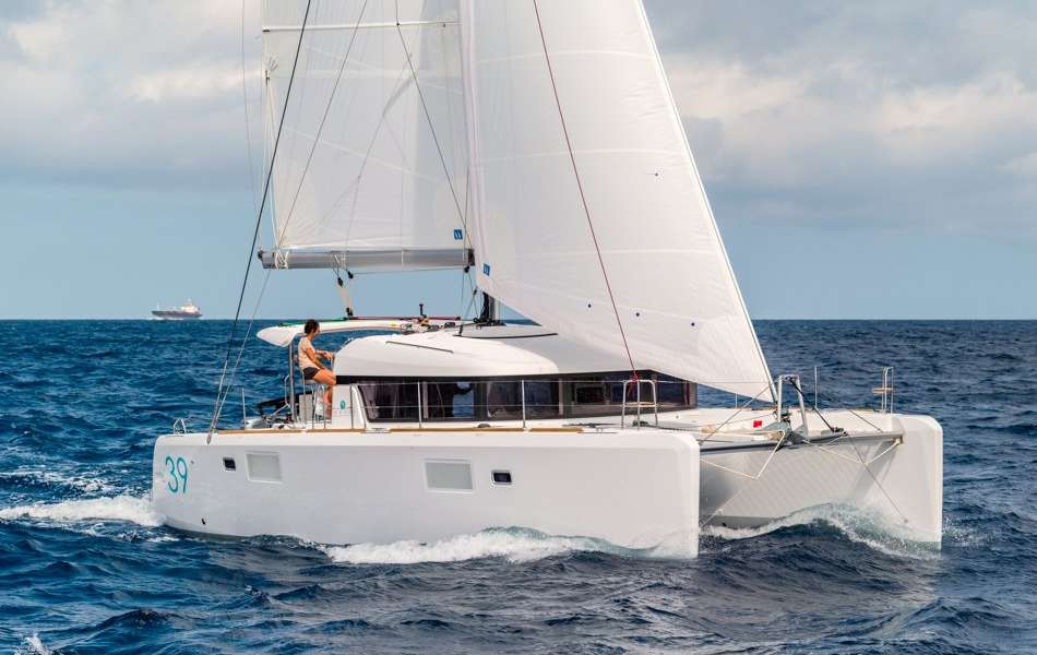 Catamarano Lagoon 39