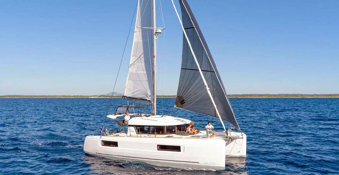 Catamaran Lagoon 40