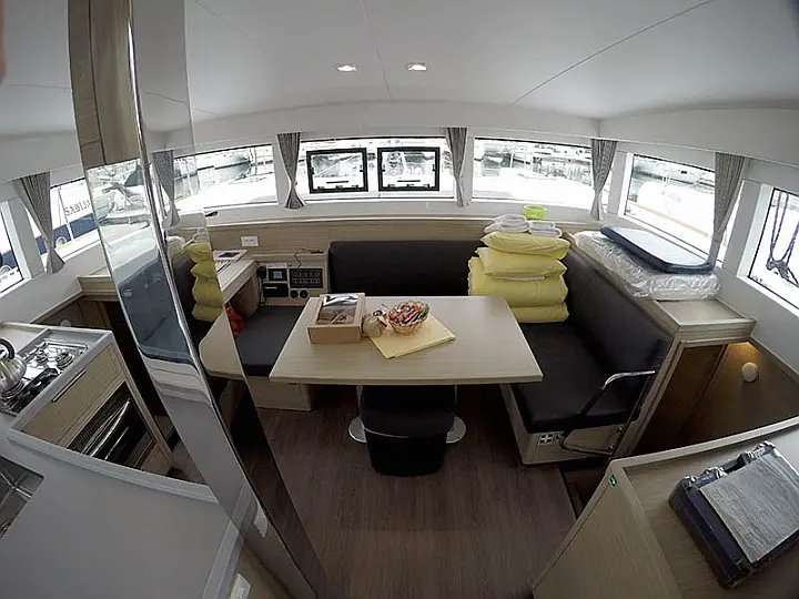 Catamarano Lagoon 40