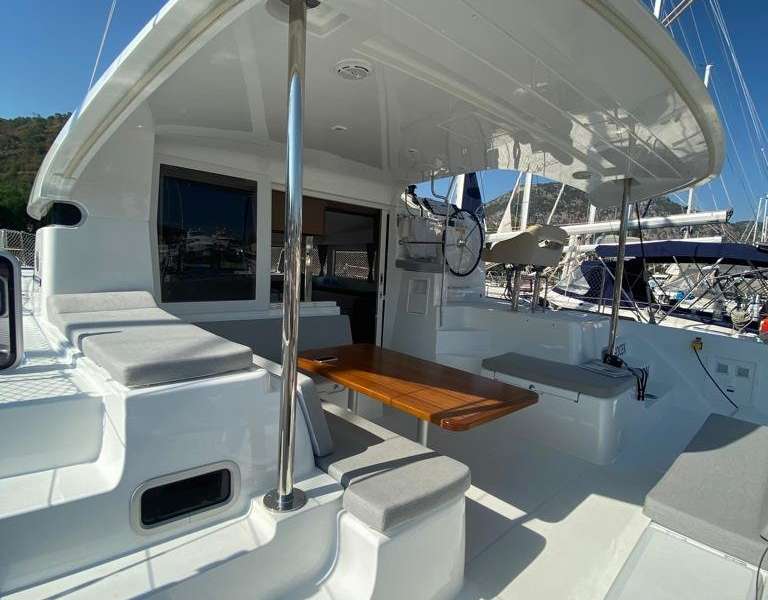 Catamaran Lagoon 40