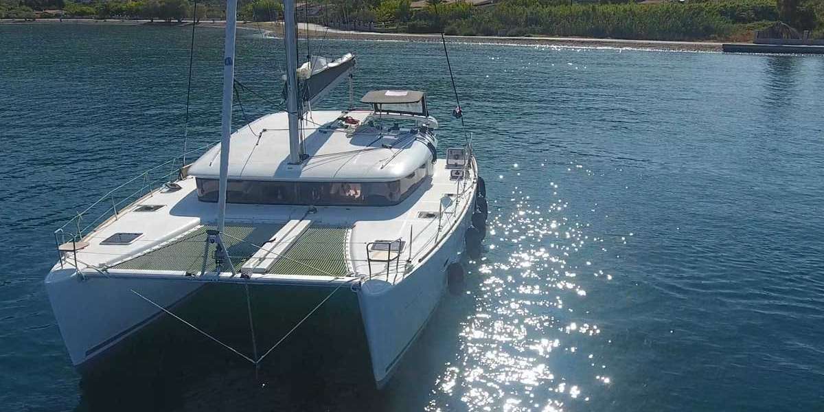 Catamarano Lagoon 400 S2