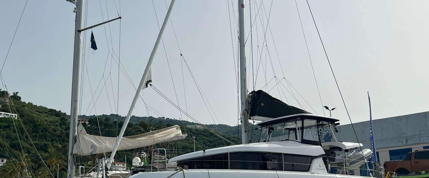 Catamarano Lagoon 42