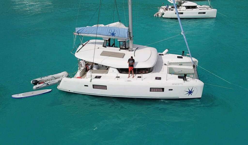 Катамаран Lagoon 42