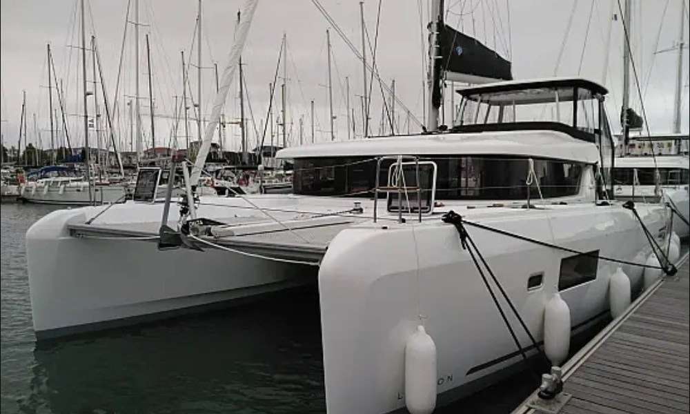 Catamarano Lagoon 42