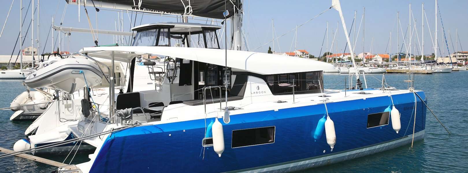 Catamarano Lagoon 42