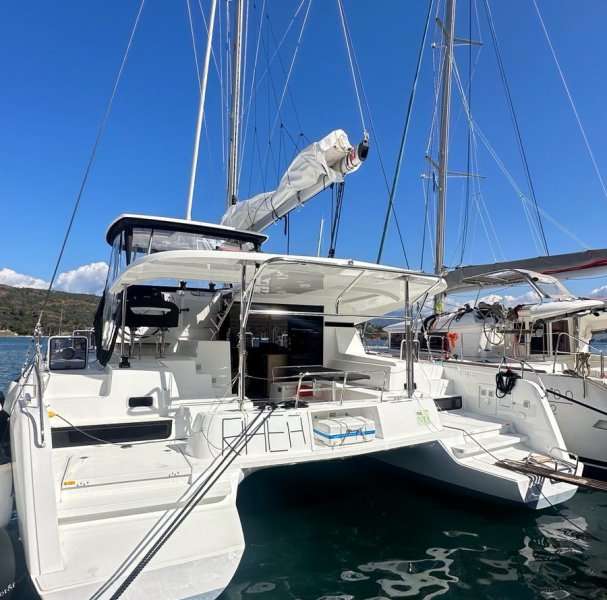 Catamaran Lagoon 42