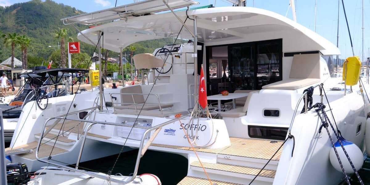 Catamaran Lagoon 42