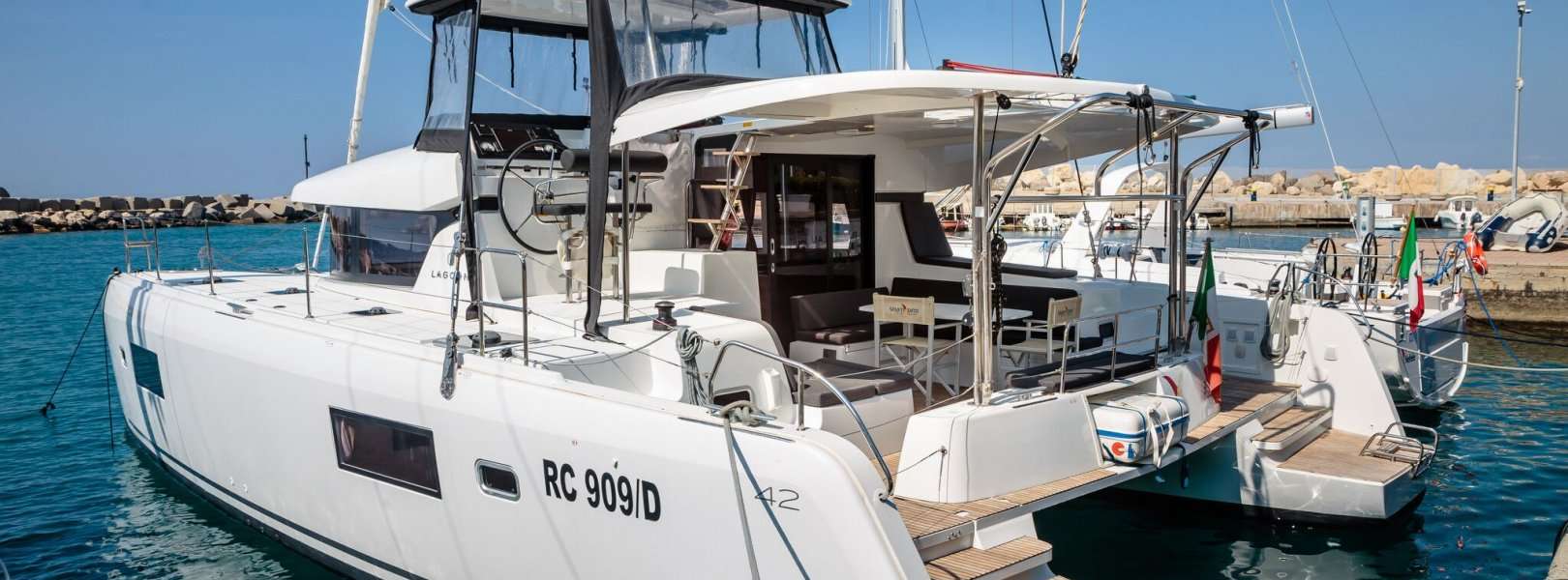 Catamaran Lagoon 42