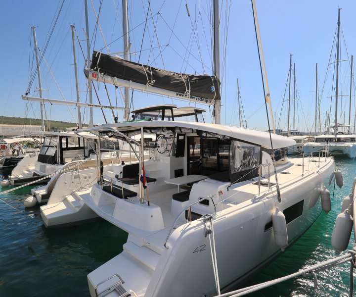 Catamaran Lagoon 42