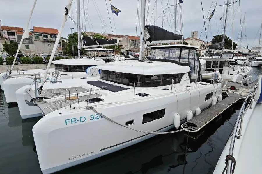 Catamaran Lagoon 42