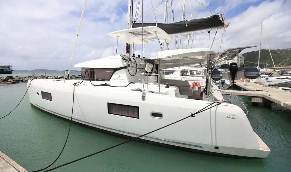 Catamaran Lagoon 42