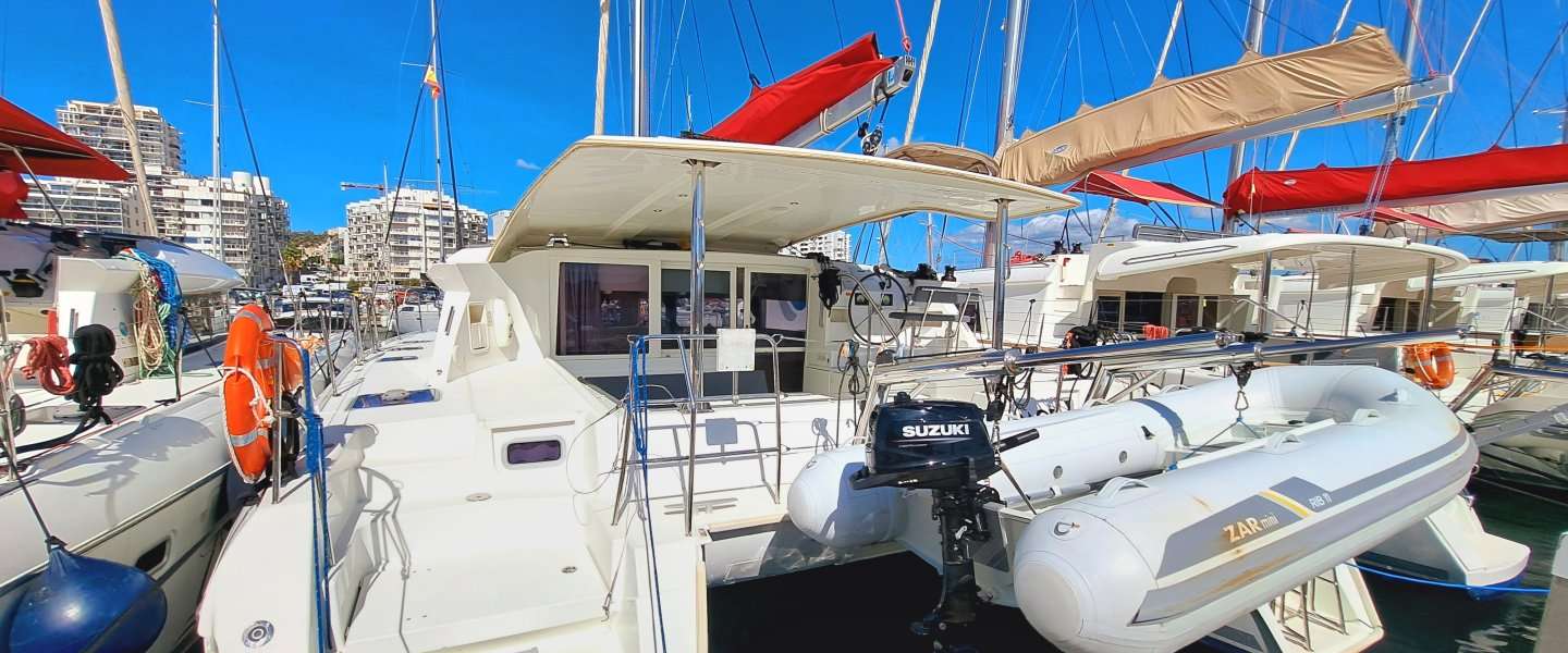 Catamaran Lagoon 421