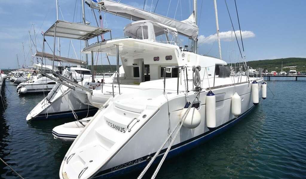 Catamaran Lagoon 440