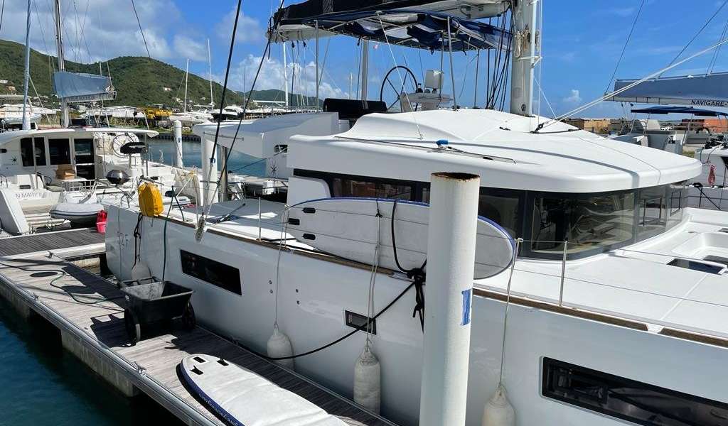 Catamaran Lagoon 52 Fly