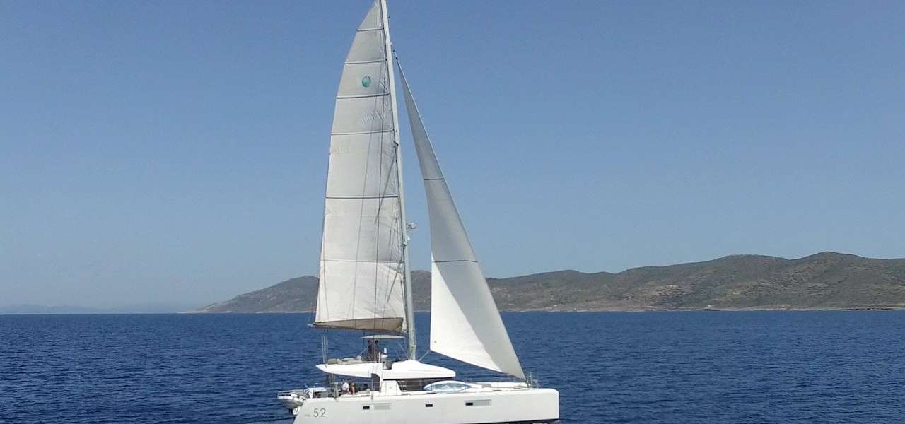 Catamarano Lagoon 52 Fly