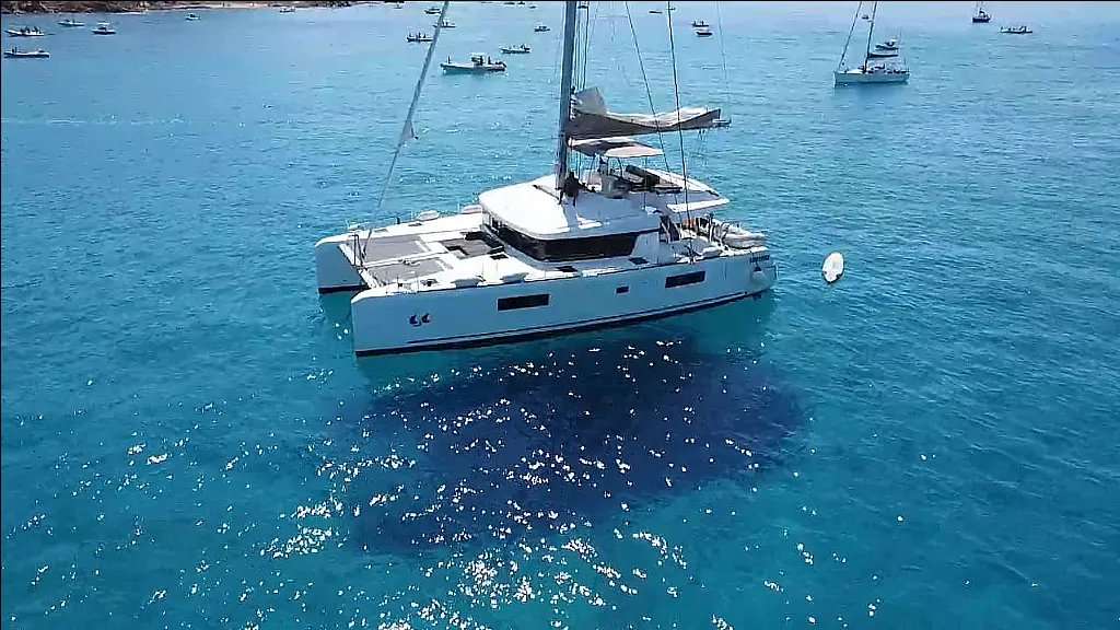 Catamaran Lagoon 52 Fly