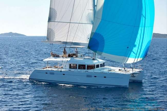 Catamarano Lagoon 560