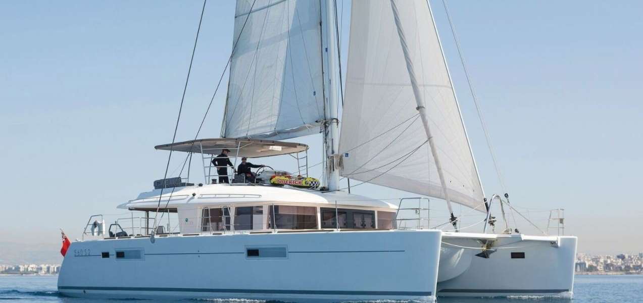 Catamarano Lagoon 560 S2