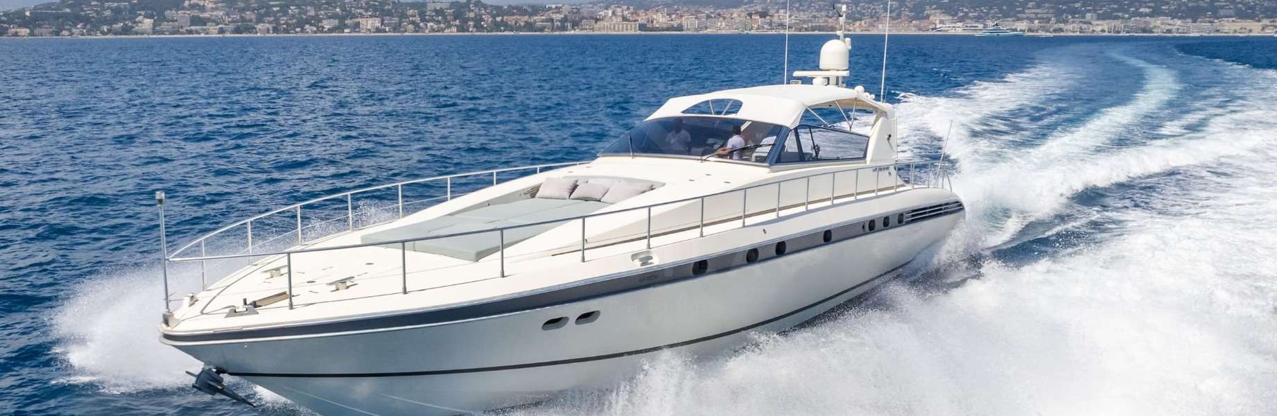 Luxury Yacht Leopard 23