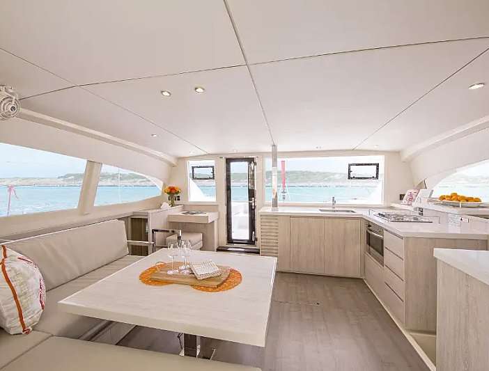 Catamaran Leopard 40