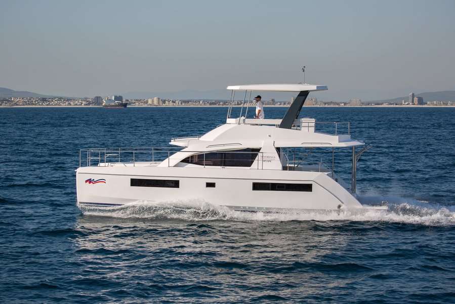 Catamaran à Moteur Leopard 43 PC