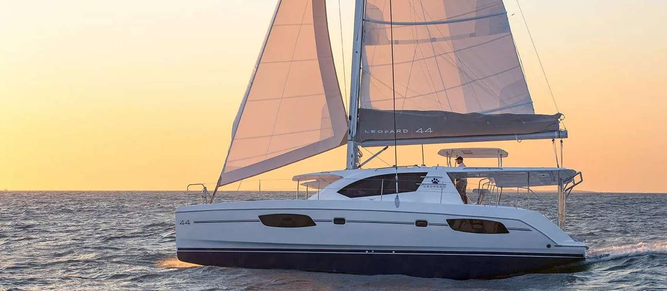 Catamaran Leopard 44