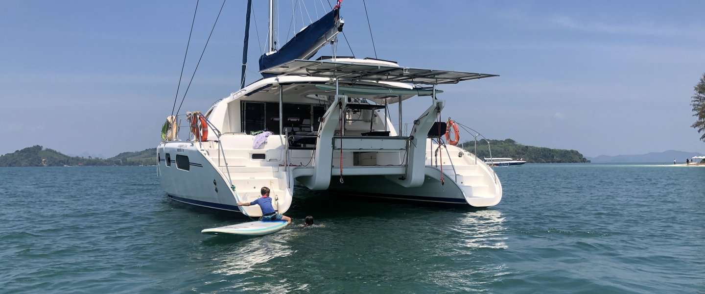 Catamarán Leopard 46