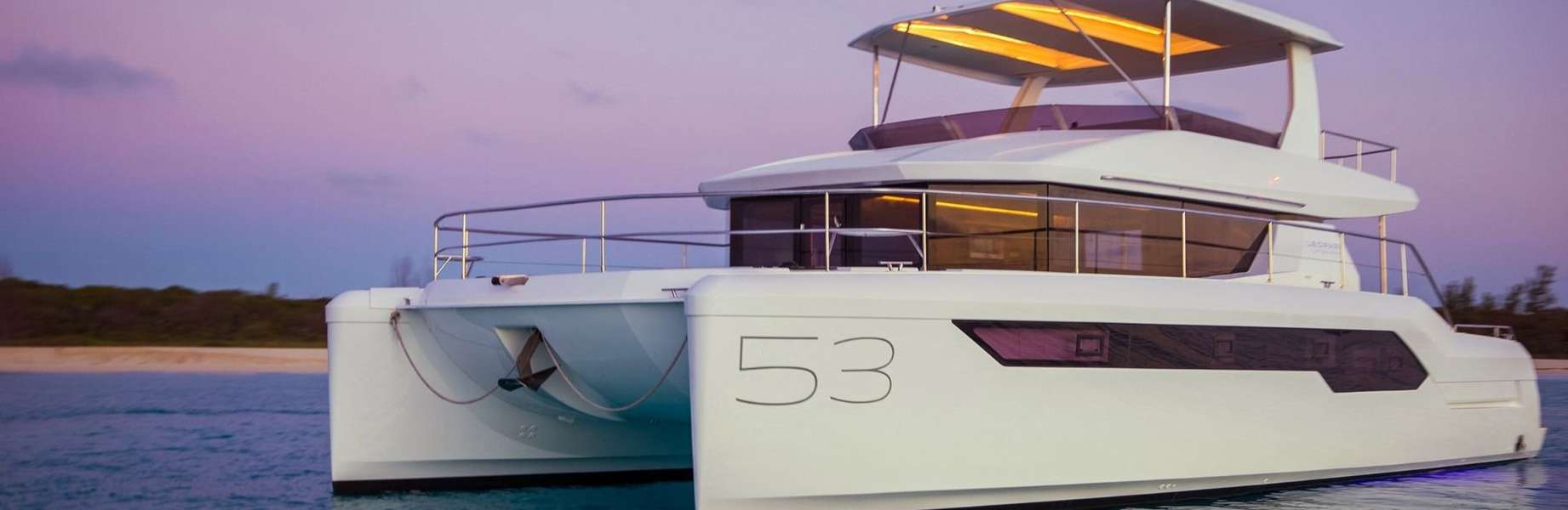 Power Catamaran Leopard 53 PC