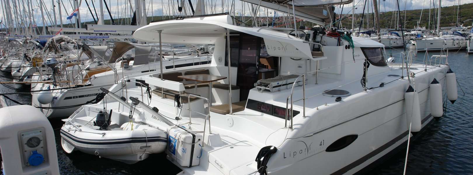 Catamaran Lipari 41