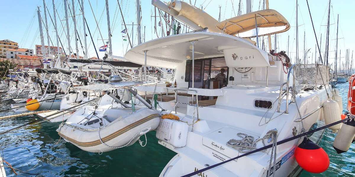 Catamaran Lipari 41