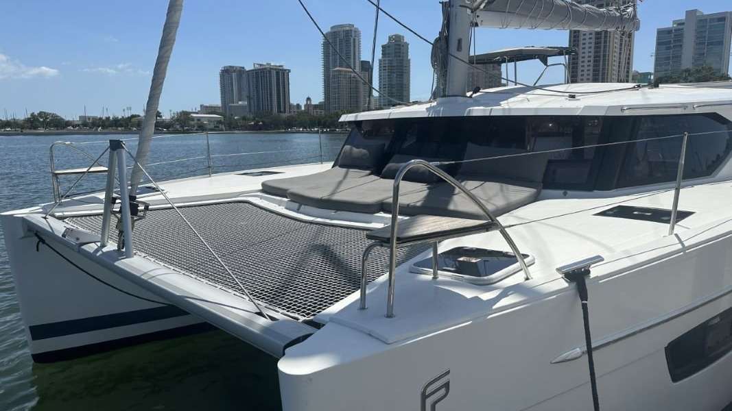 Catamaran Lucia 40