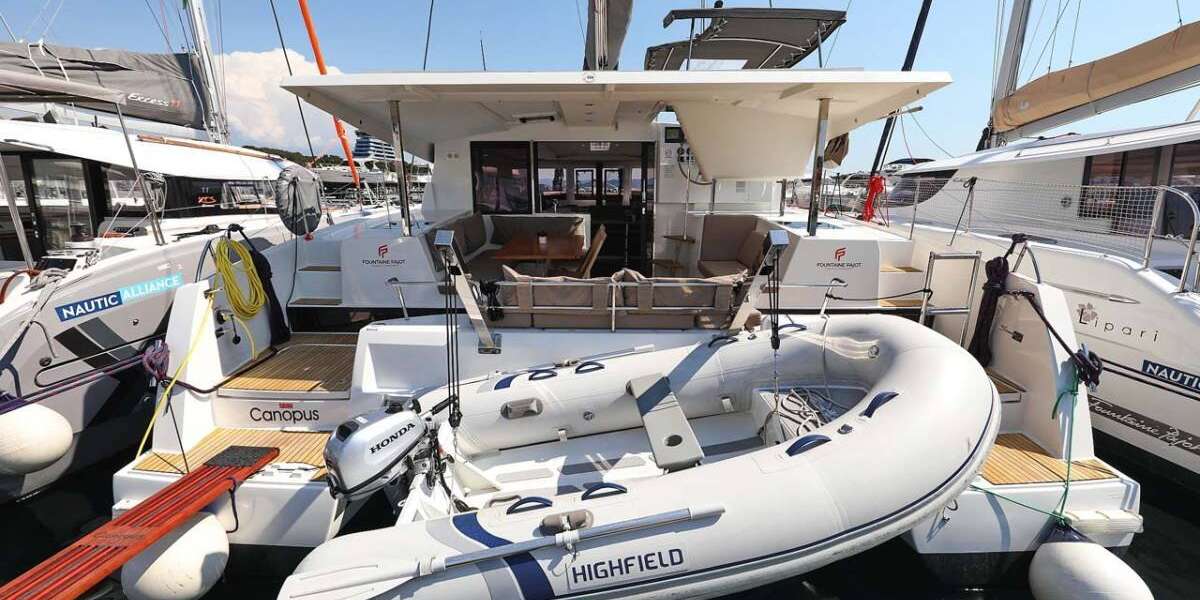 Catamaran Lucia 40