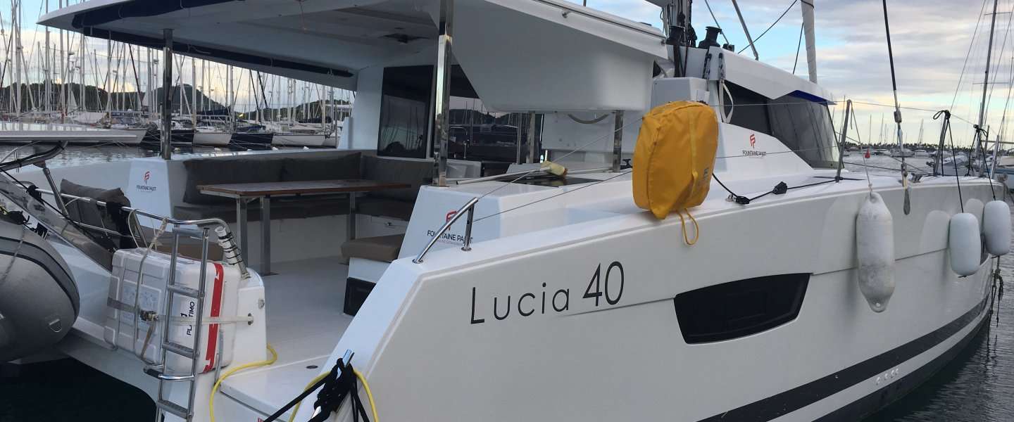 Катамаран Lucia 40