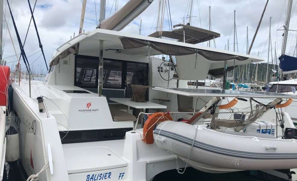 Catamarán Lucia 40