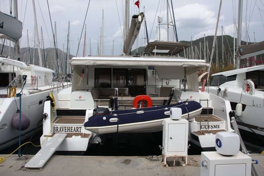 Catamaran Lucia 40