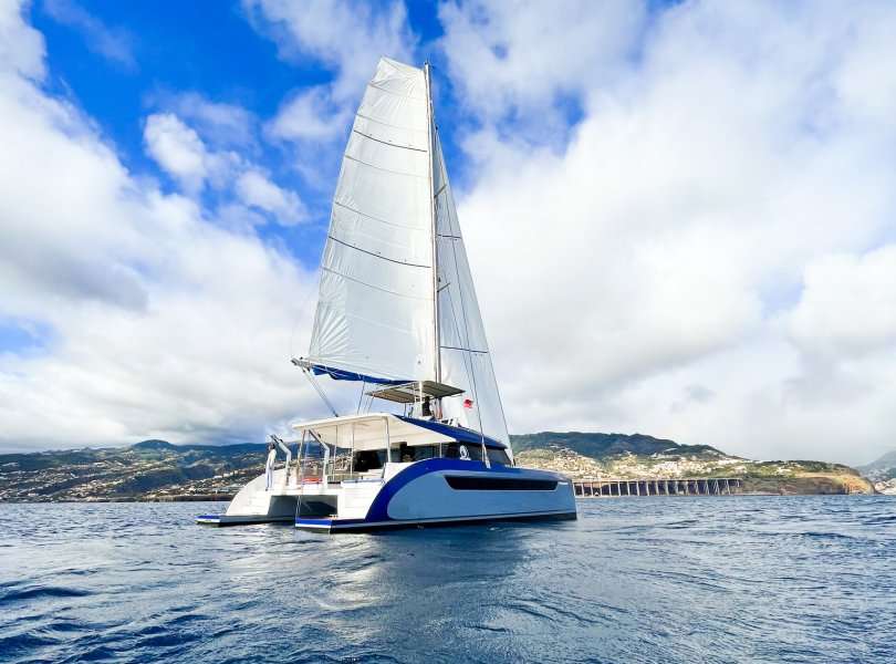 Catamaran Luna 49