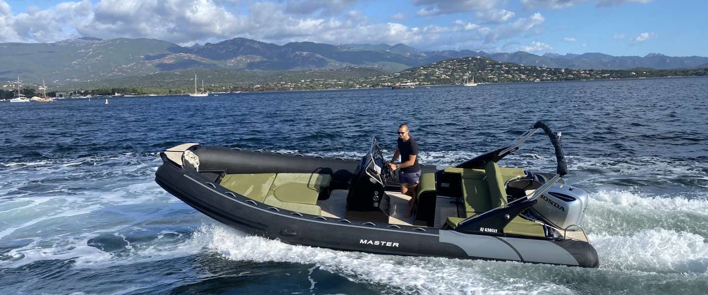 Bateau Semi-rigide Master 750