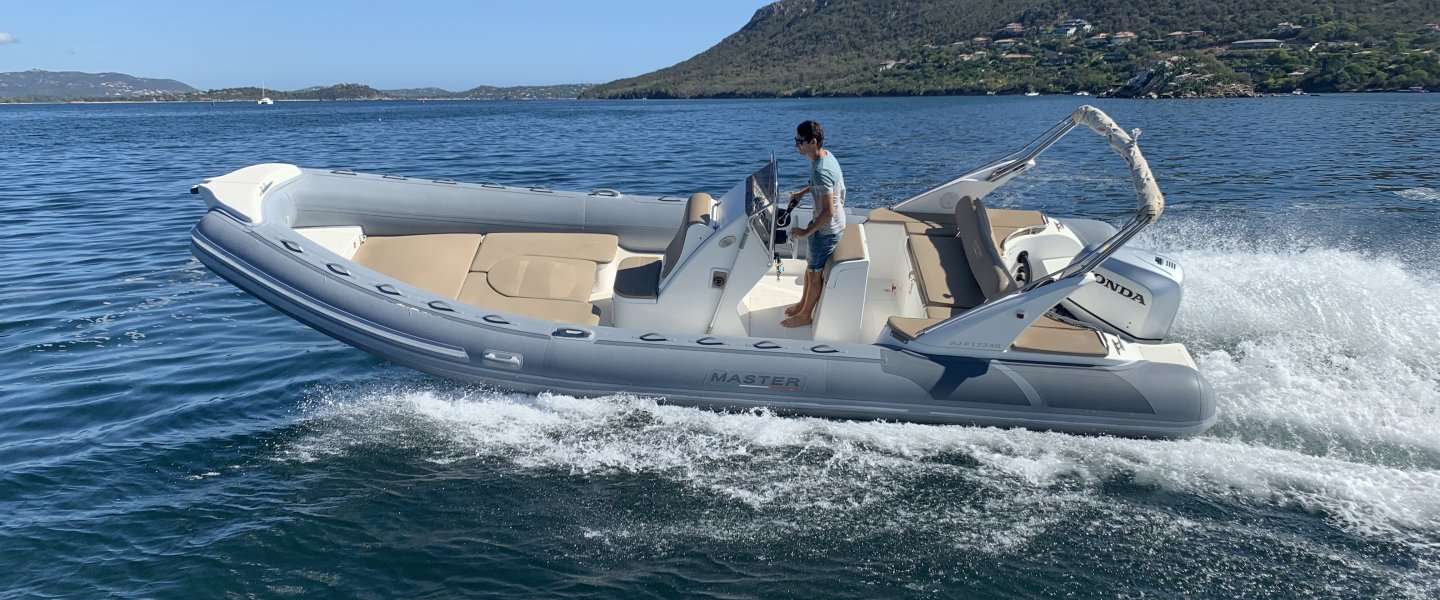 Bateau Semi-rigide Master 750