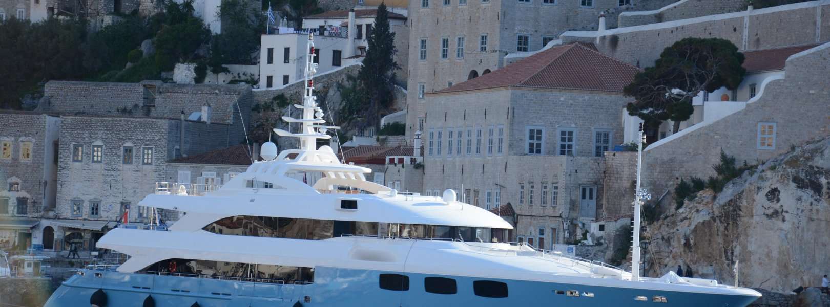 Luxury Yacht MIA RAMA