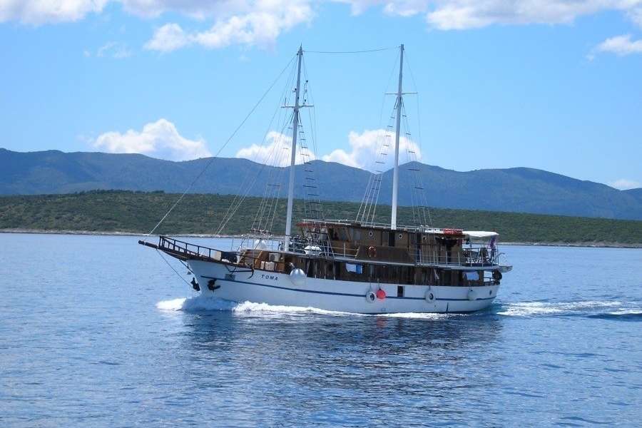 Motor boat MV Nautilus